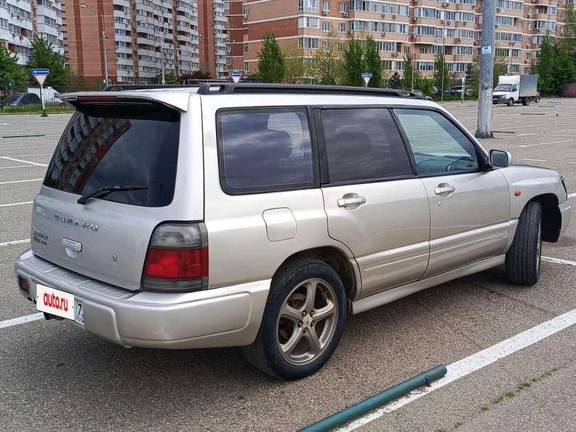 Субару форестер 2001г