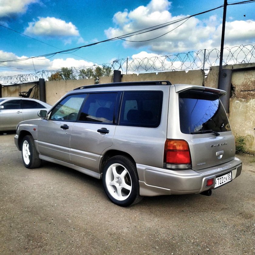 Субару Форестер 1999г