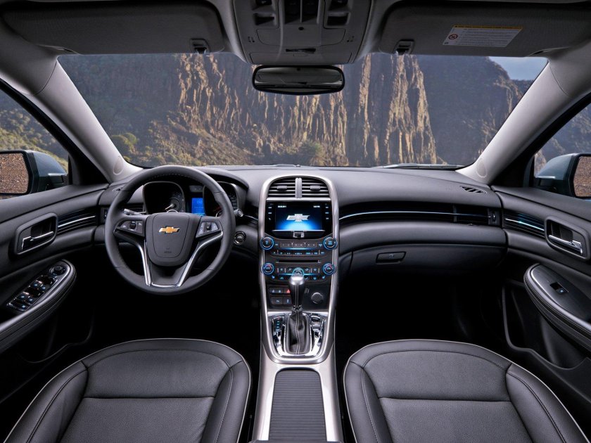 Chevrolet Malibu 2013 салон