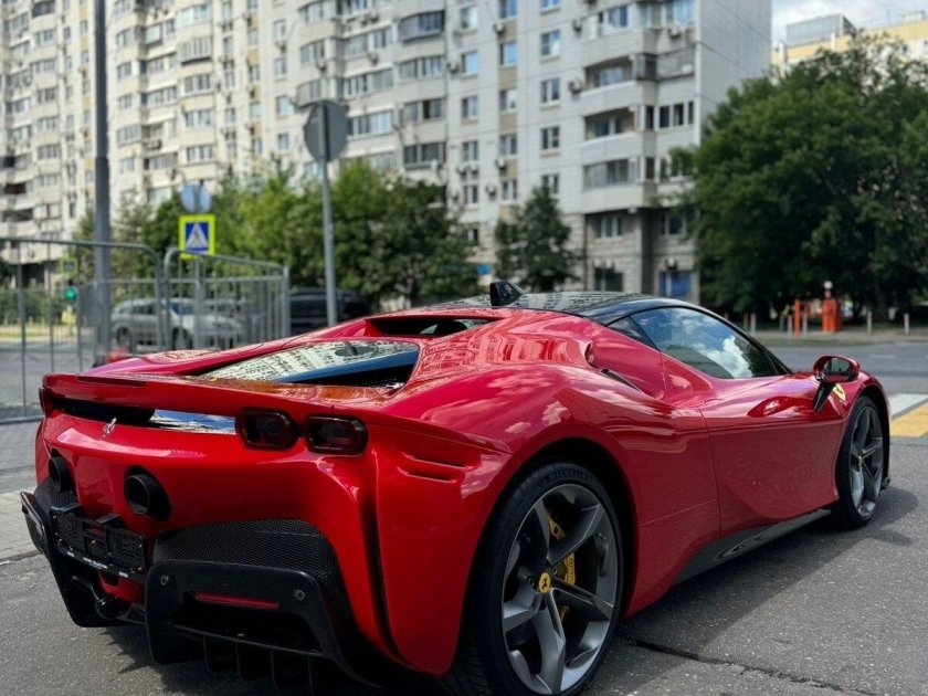 Феррари sf90 stradale