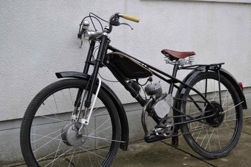 Мопед ЗИФ 20