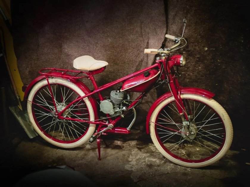 Мопед ЗИФ 16