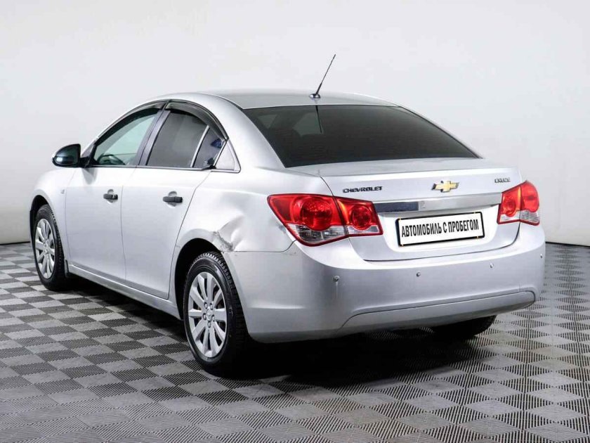 Chevrolet Cruze 2012 седан