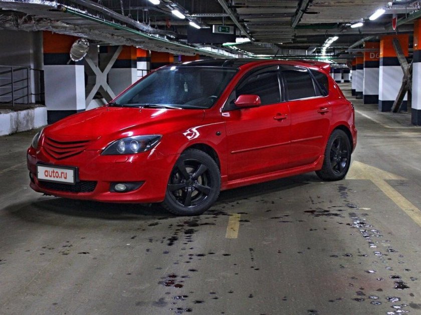 Mazda 3 BK хэтчбек красная