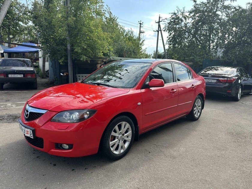 Мазда 3 2008 седан красная