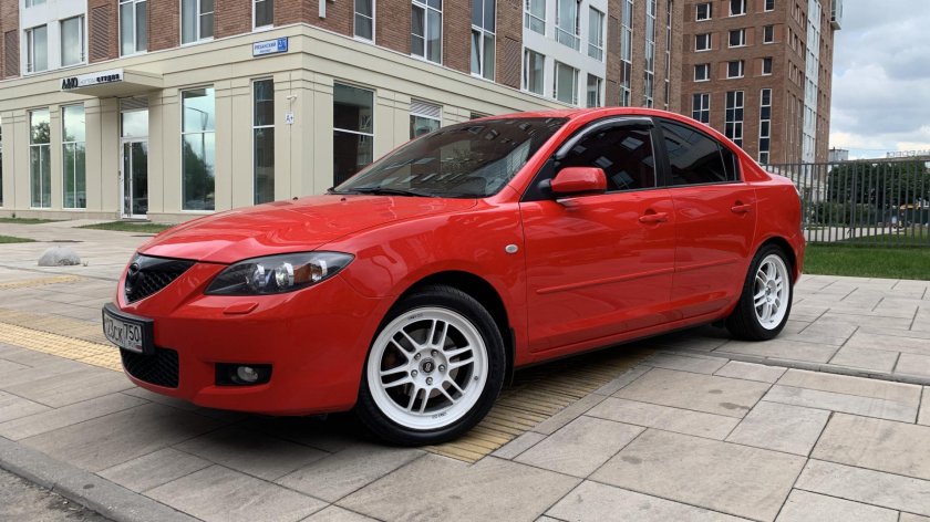 Мазда 3 2008 седан красная