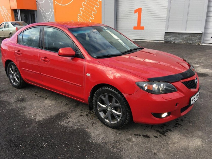 Мазда 3 2006 красная