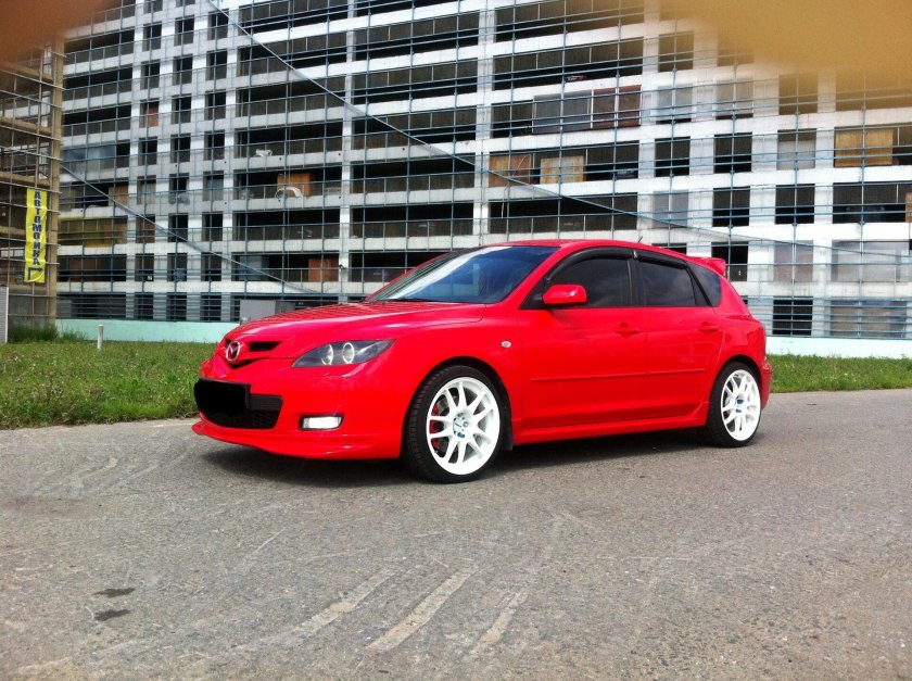 Мазда 3 хэтчбек 2008 красная