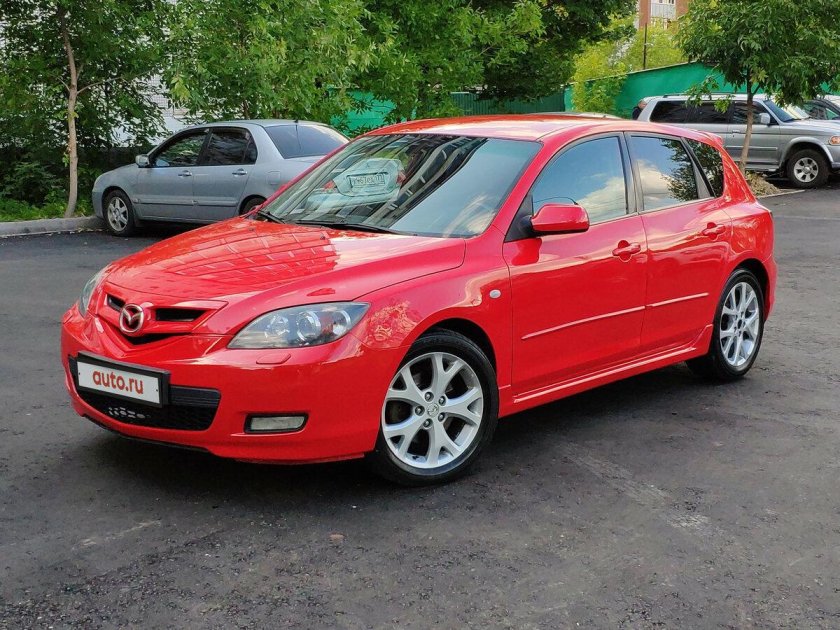 Mazda 3 BK хэтчбек красная