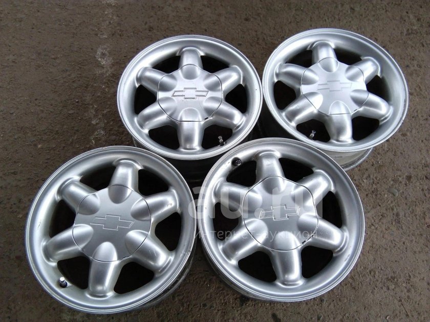 Литой диск r15 Нива Шевроле