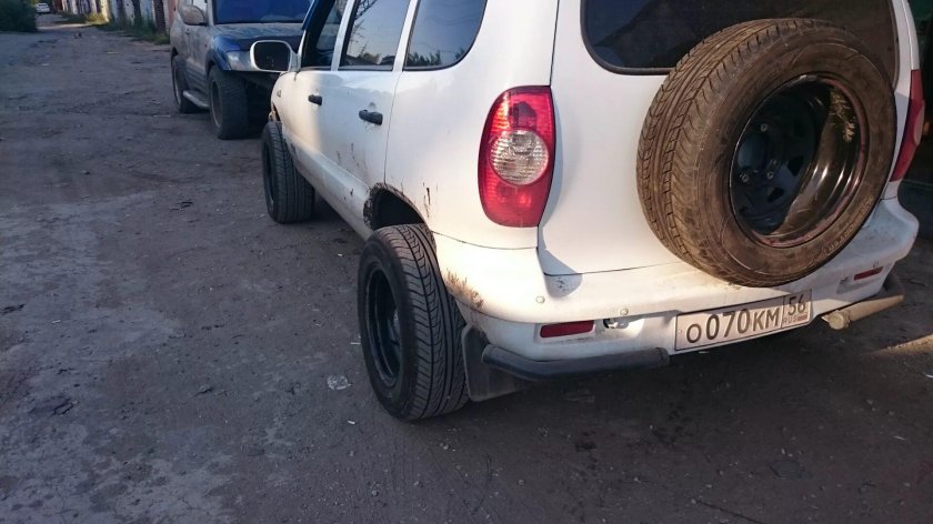 Шевроле Нива на штампах р16