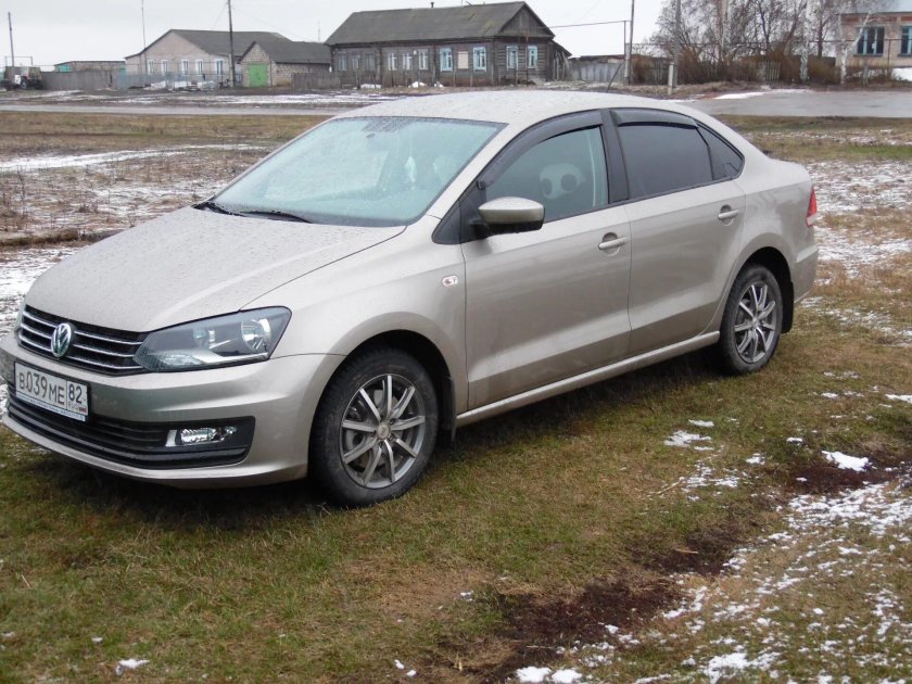 Volkswagen Polo беж