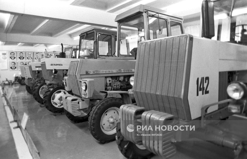 МТЗ 142 трактор