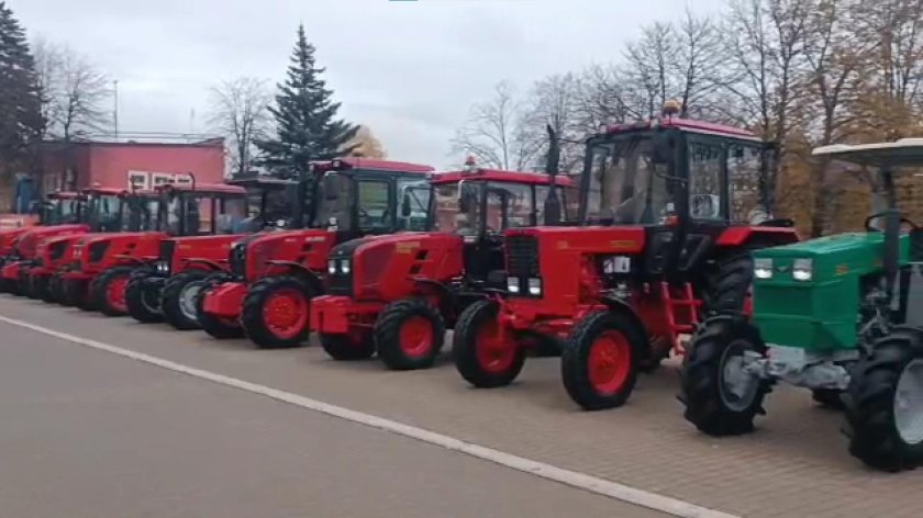 Новый трактор беларус
