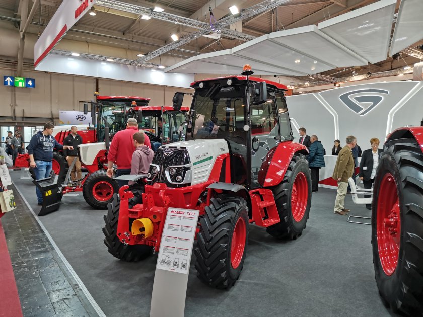 Трактор «Belarus-742.7