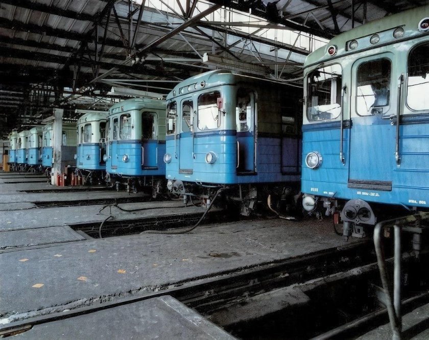 Вагон метро Емх 503