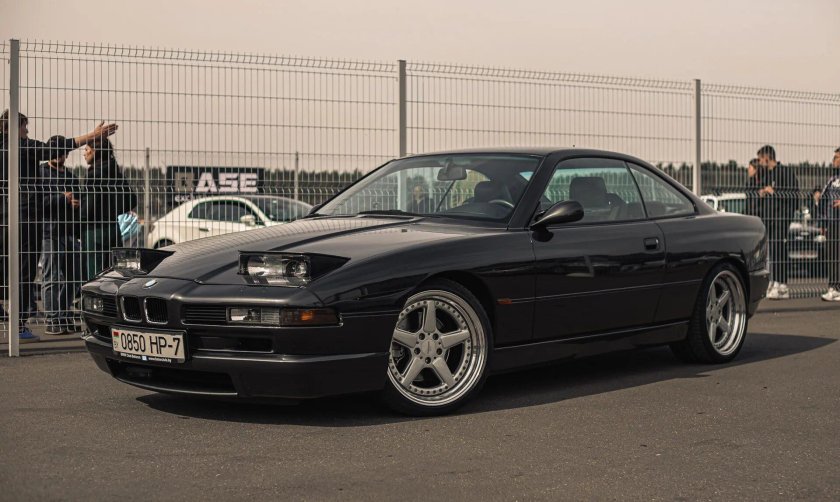 BMW 8 1990