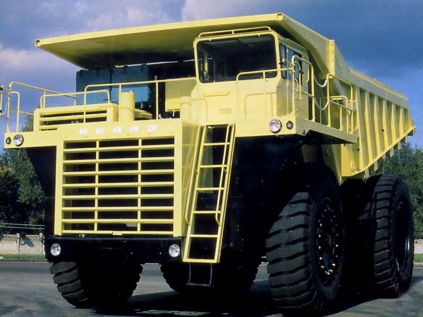 БЕЛАЗ карьерный самосвал