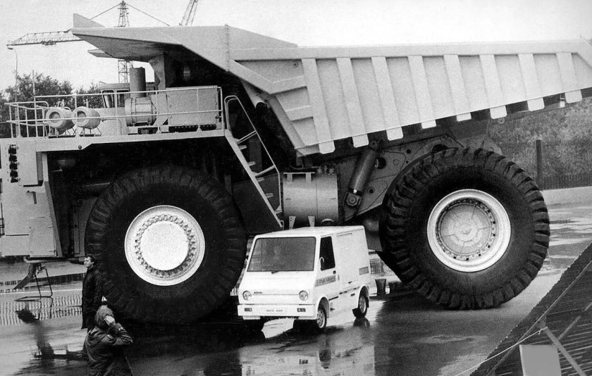 Автосамосвал БЕЛАЗ-75211