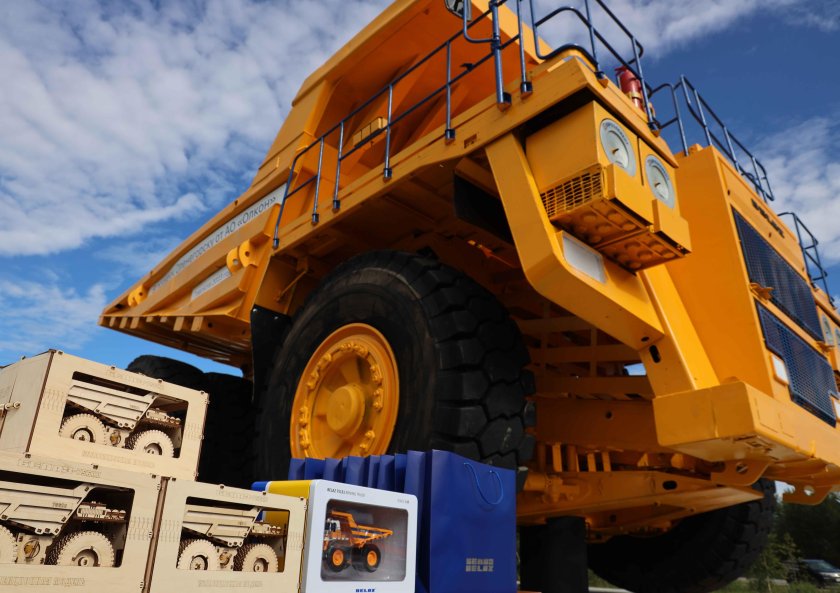 БЕЛАЗ карьерный самосвал