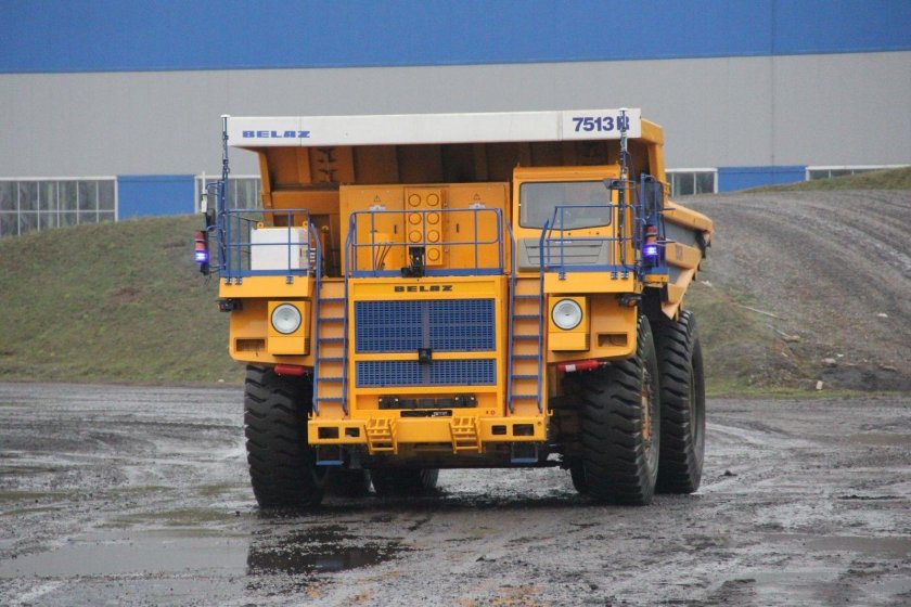 БЕЛАЗ 7513d