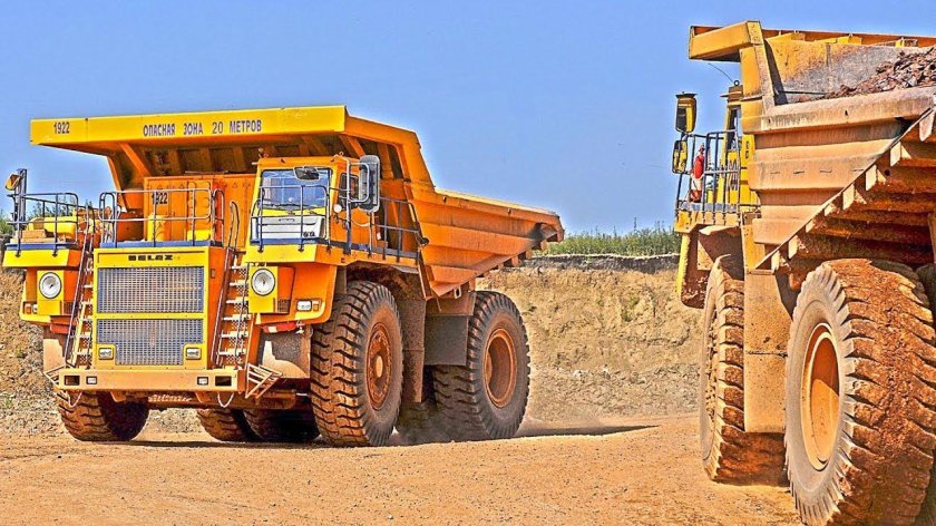 Карьерный самосвал БЕЛАЗ-7540в