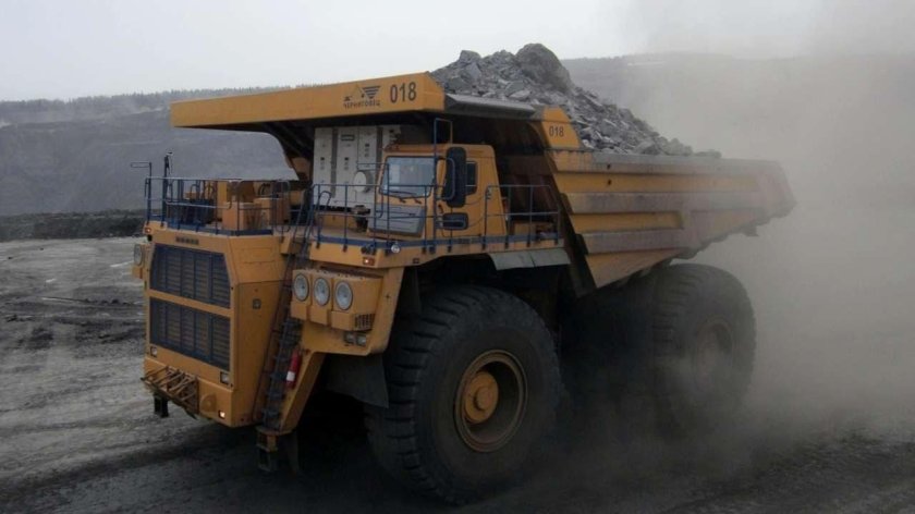 БЕЛАЗ-75710 самосвал