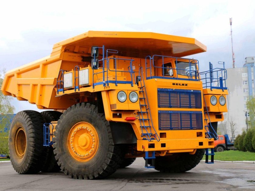 БЕЛАЗ 75589