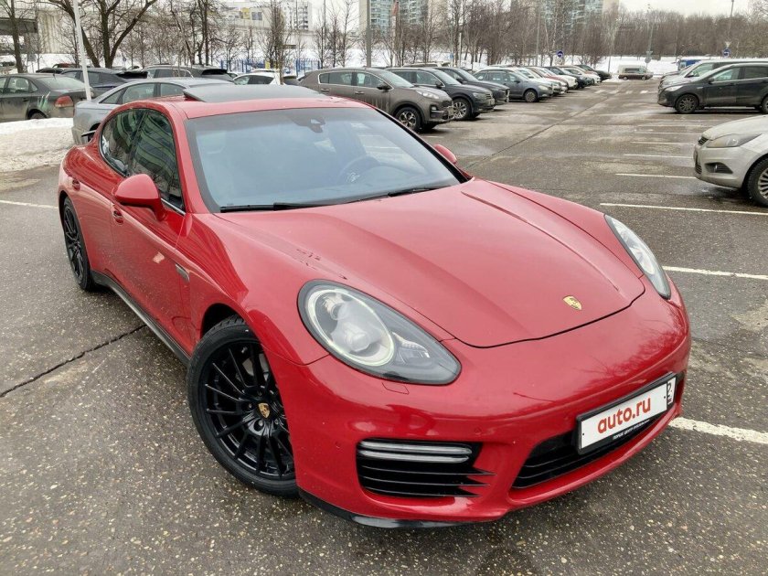 Porsche Panamera GTS 2015