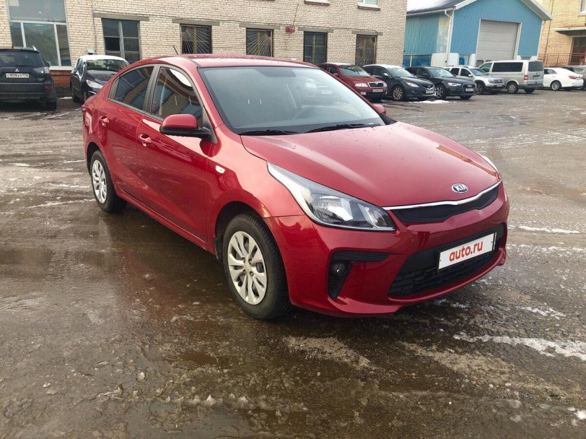 Kia Rio 4 красная
