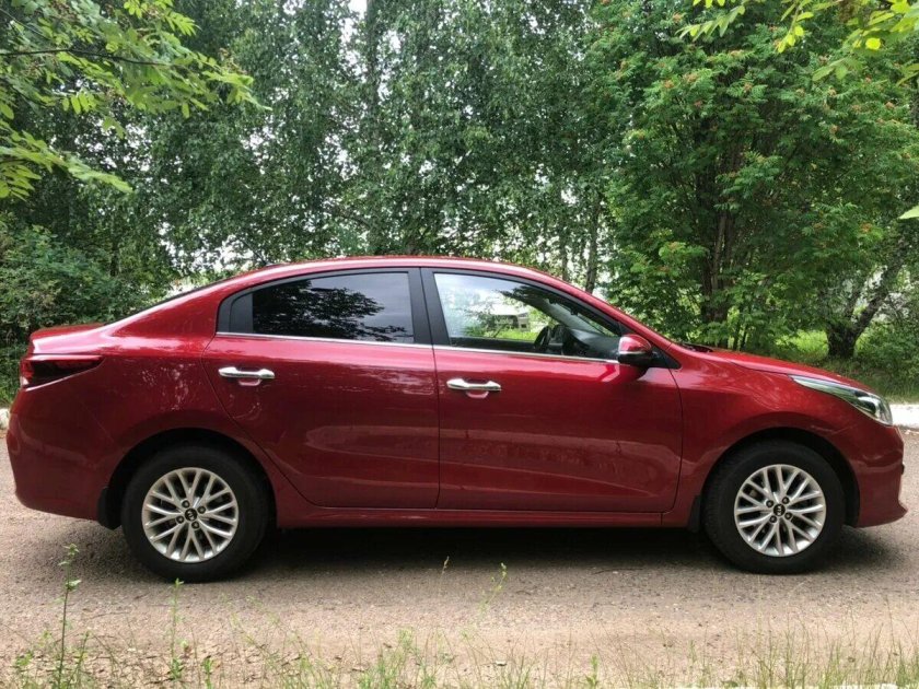 Kia Rio 4 красная