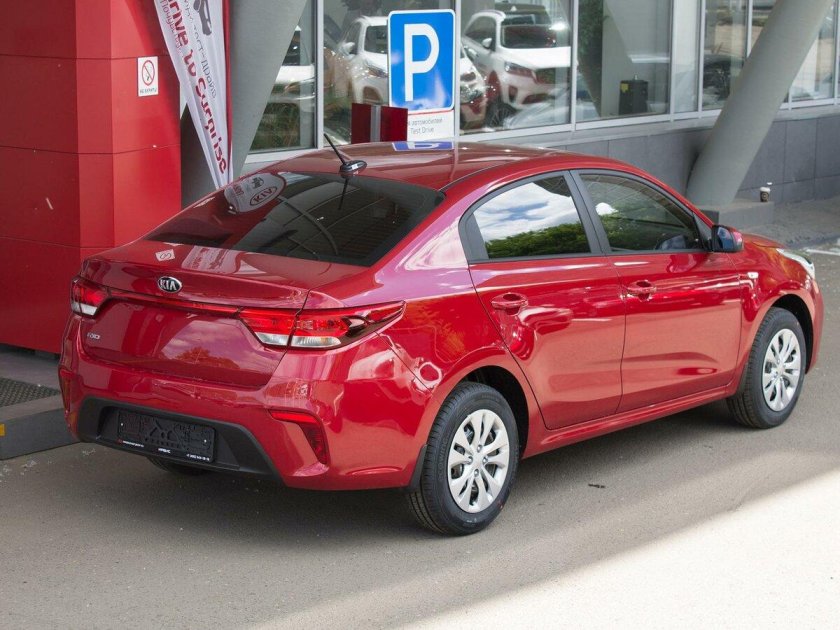Kia Rio 4 красная