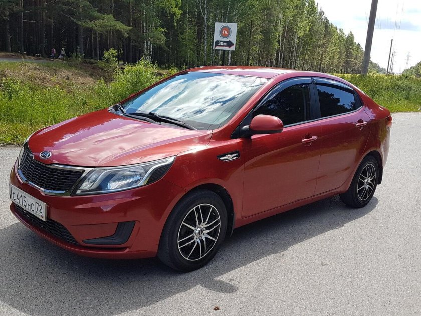 Kia Rio 4 красная