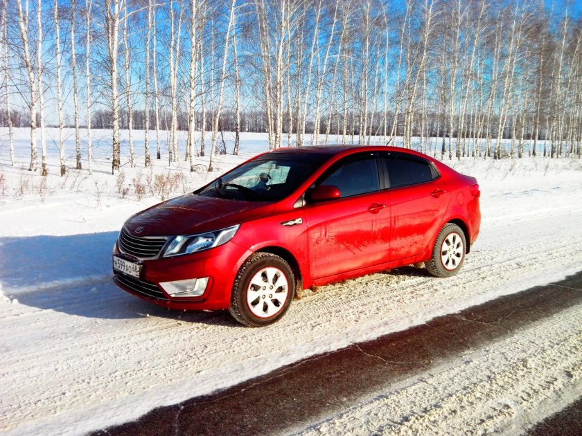 Kia Rio 4 красная