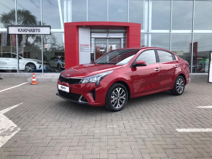 Kia Rio 2022 красная