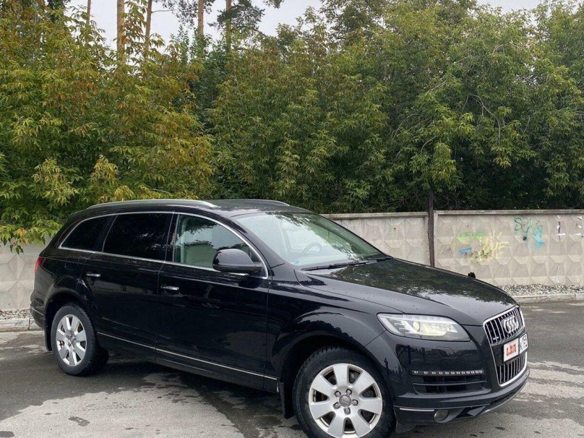 Молдинг двери черный Ауди ку 7 2012