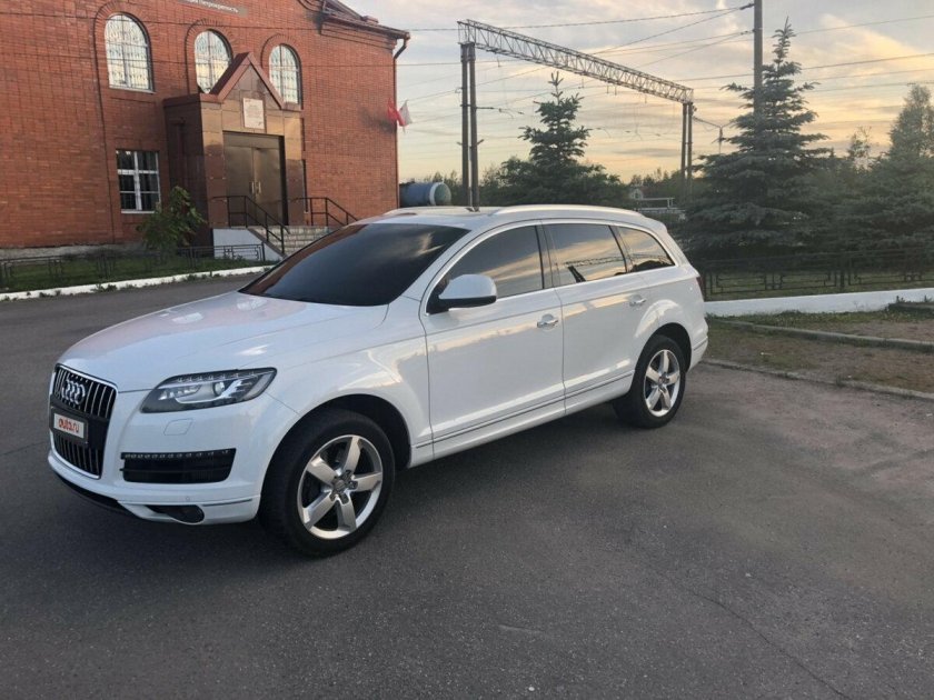Audi q7 белая