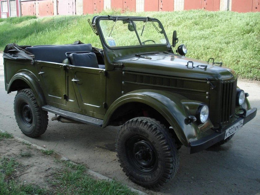 УАЗ 69 И ГАЗ 69