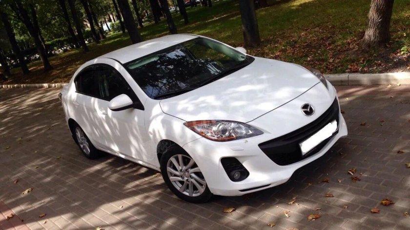 Мазда 3 2012 белая