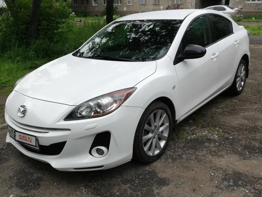Mazda 3 BL белая