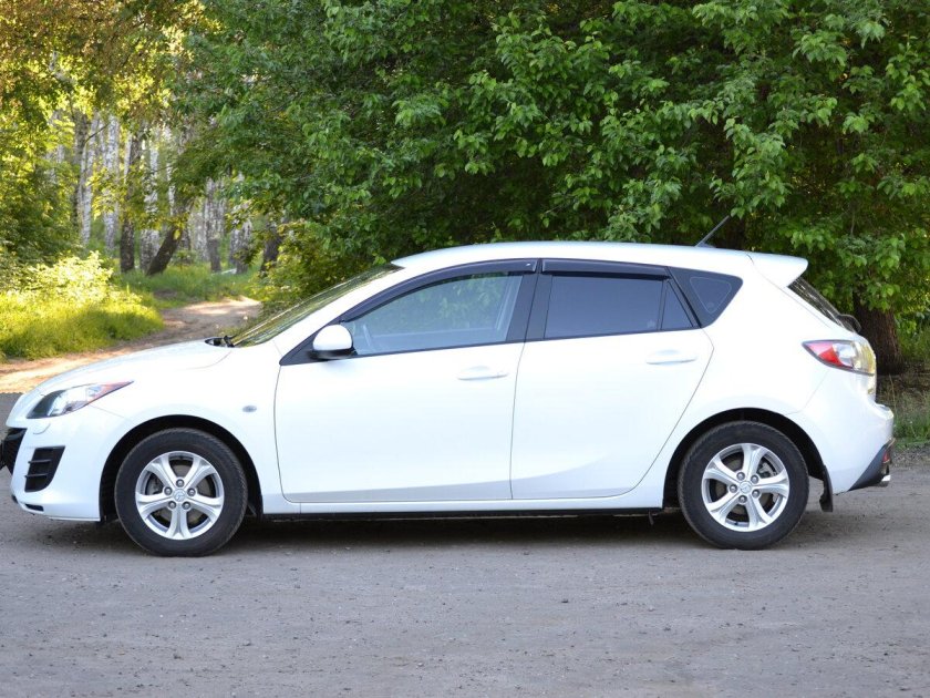 Mazda 3 2010 хэтчбек