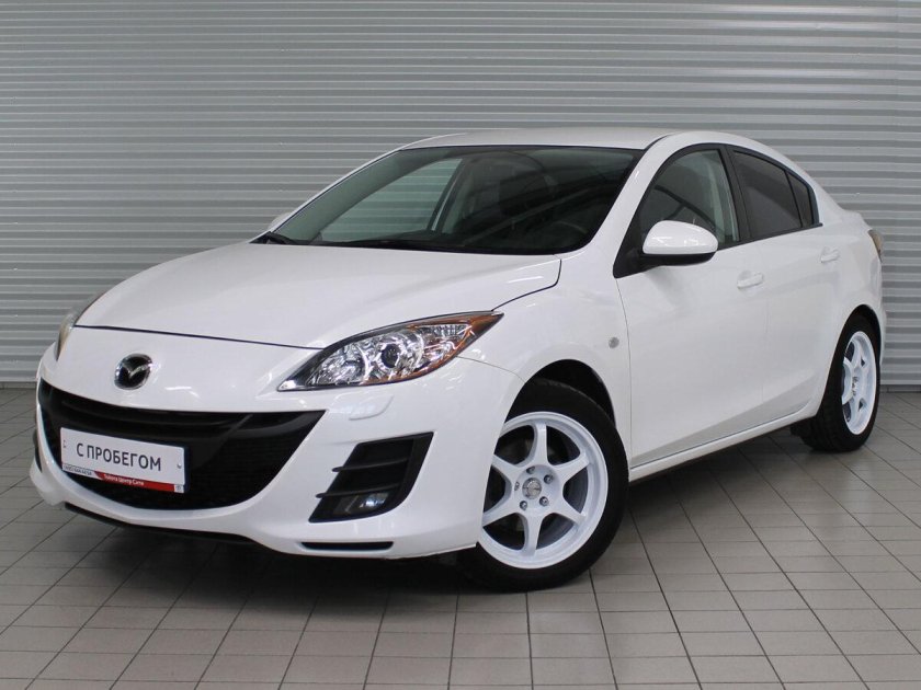 Мазда 3 бл белая седан