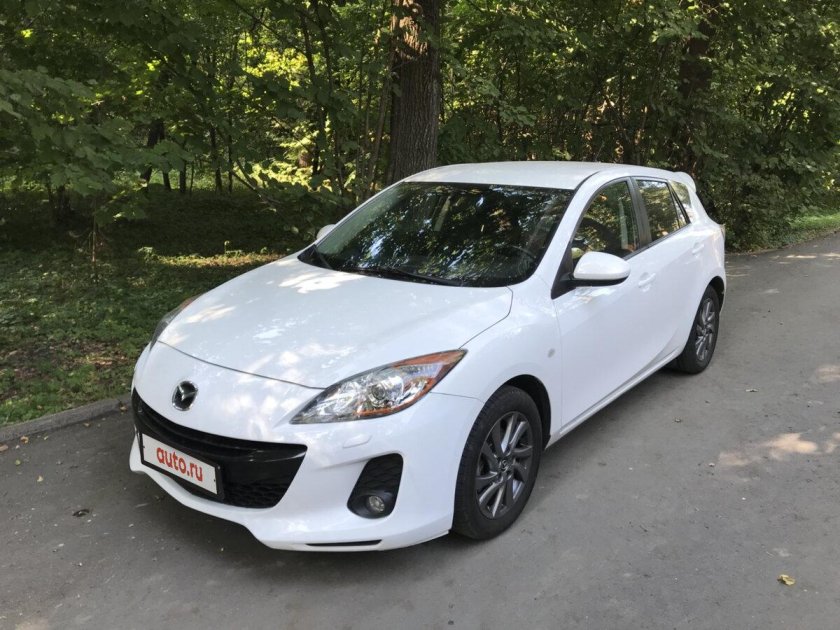 Мазда 3 хэтчбек 2012 белая
