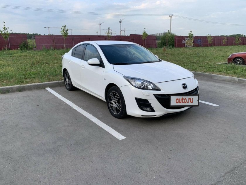 Mazda 3 BL белый седан