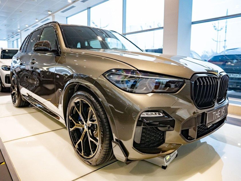 Где находится аккумулятор на БМВ х6 g06 30d