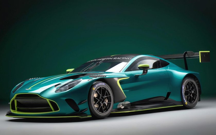 Aston martin vantage gt 3
