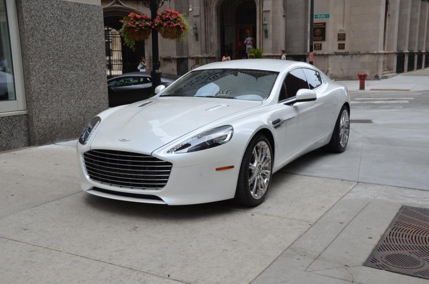 Астон мартин 4 двери