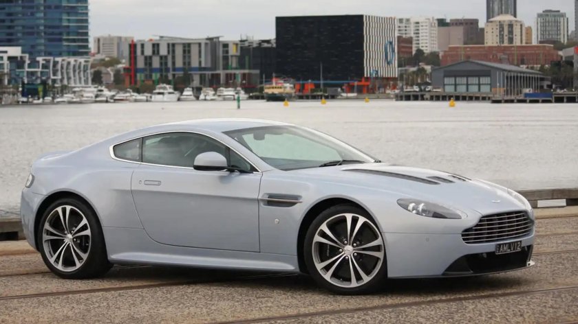 Aston martin v 12 vantage s