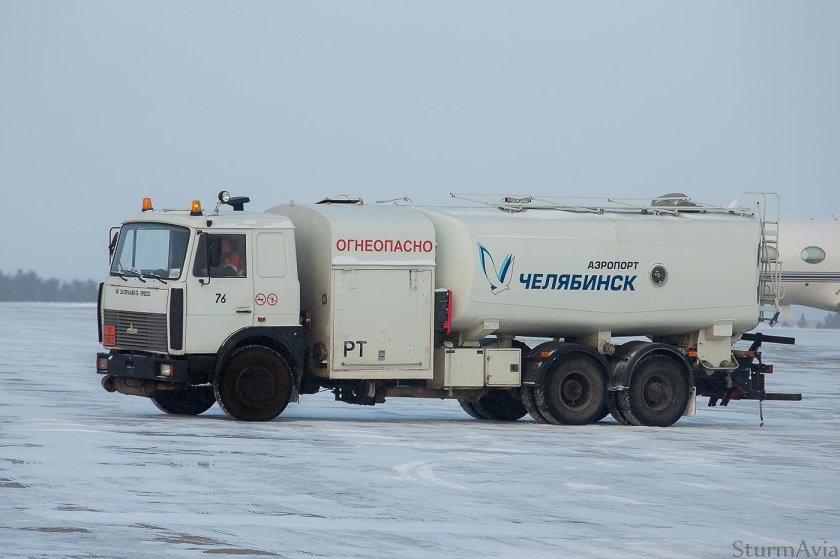 Аэродромный топливозаправщик КАМАЗ