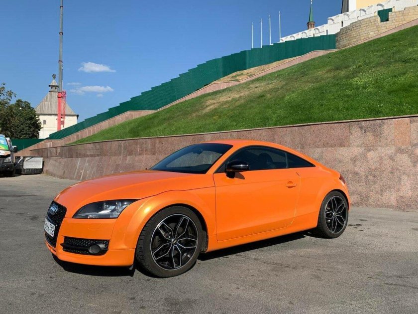 Ауди ТТ оранжевая
